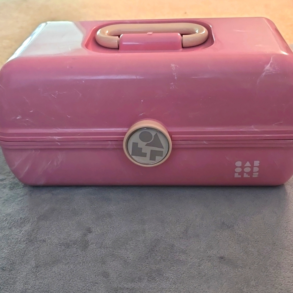 CABOODLES, pink in new condition